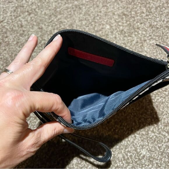 Tommy Hilfiger Wristlet Classic Black & Tan w/navy interior EUC - Picture 4 of 12